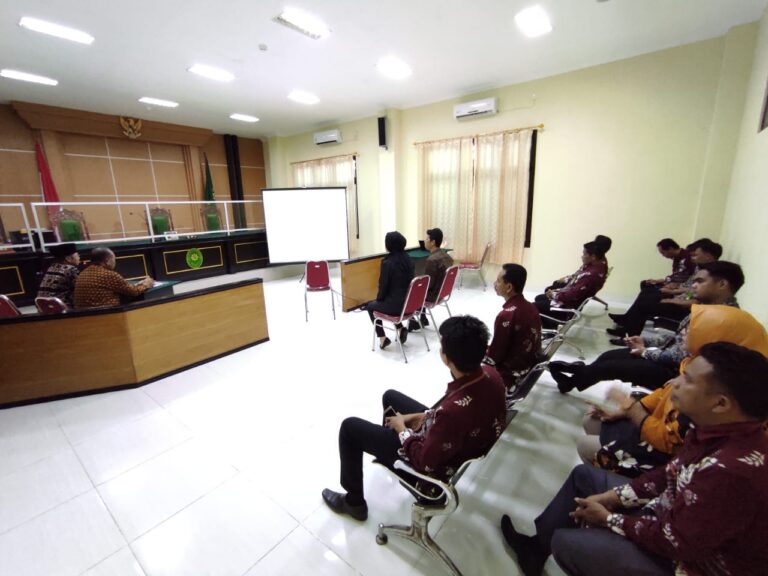 Read more about the article KETUA PENGADILAN AGAMA LARANTUKA MELAKSANAKAN SIMULASI PRESENTASI ZONA INTEGRITAS DIHADAPAN HAKIM TINGGI PENGAWAS DAERAH