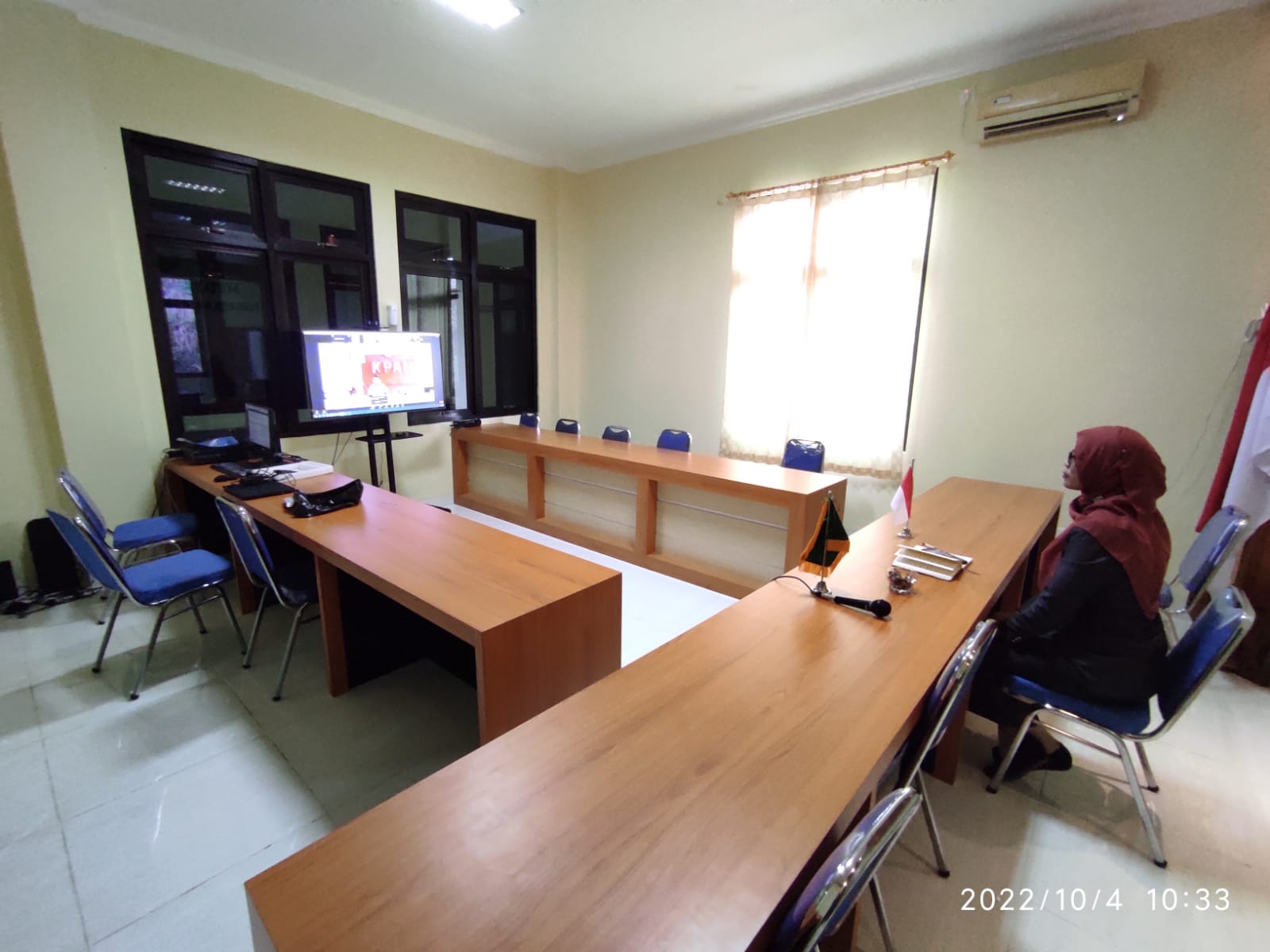 You are currently viewing KETUA PENGADILAN AGAMA LARANTUKA MENGHADIRI KEGIATAN ADVOKASI HASIL PENGAWASAN PEMENUHAN HAK PENGASUHAN ANAK PADA ORANG TUA TUNGGAL, BERKONFLIK, DAN BERCERAI SECARA VIRTUAL