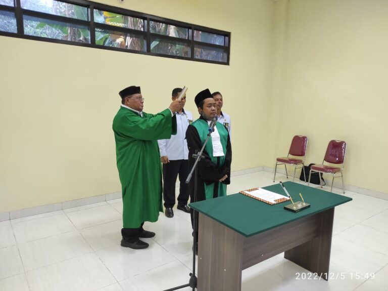 Read more about the article PENGADILAN AGAMA LARANTUKA MEMFASILITASI PELANTIKAN HAKIM PENGADILAN AGAMA LARANTUKA YANG ALIH TUGAS KE PENGADILAN AGAMA MUARA ENIM KELAS IB SECARA VIRTUAL