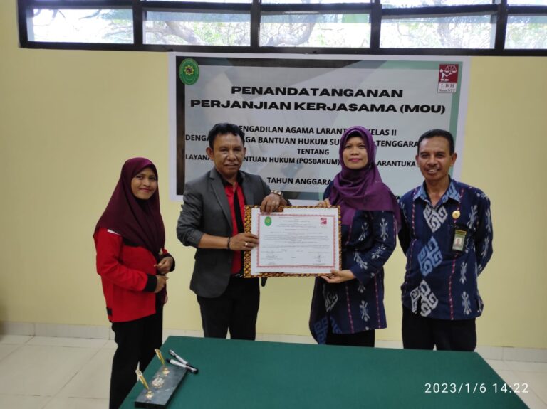 Read more about the article PENANDATANGANAN PERJANJIAN KERJASAMA (MoU) POSBAKUM PENGADILAN AGAMA LARANTUKA DENGAN LBH SURYA NTT