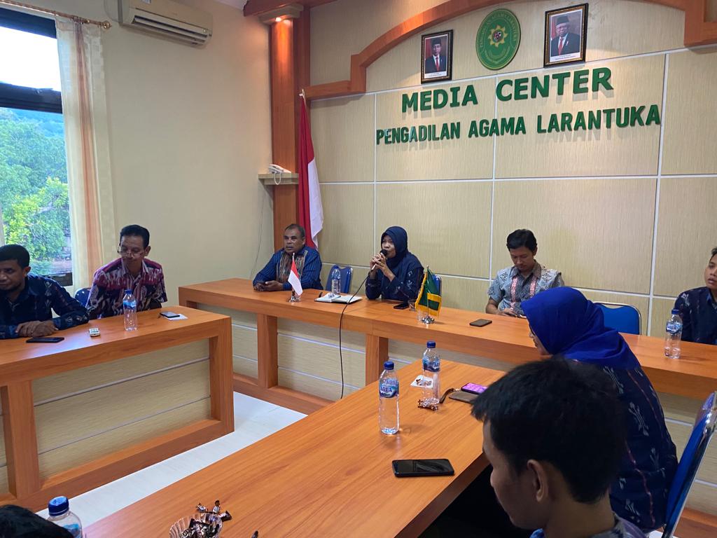You are currently viewing PENGADILAN AGAMA LARANTUKA MENGIKUTI PENDAMPINGAN PEMBANGUNAN ZONA INTEGRITAS DAN PRESENTASI INOVASI UNGGULAN DENGAN PENGADILAN TINGGI AGAMA KUPANG 