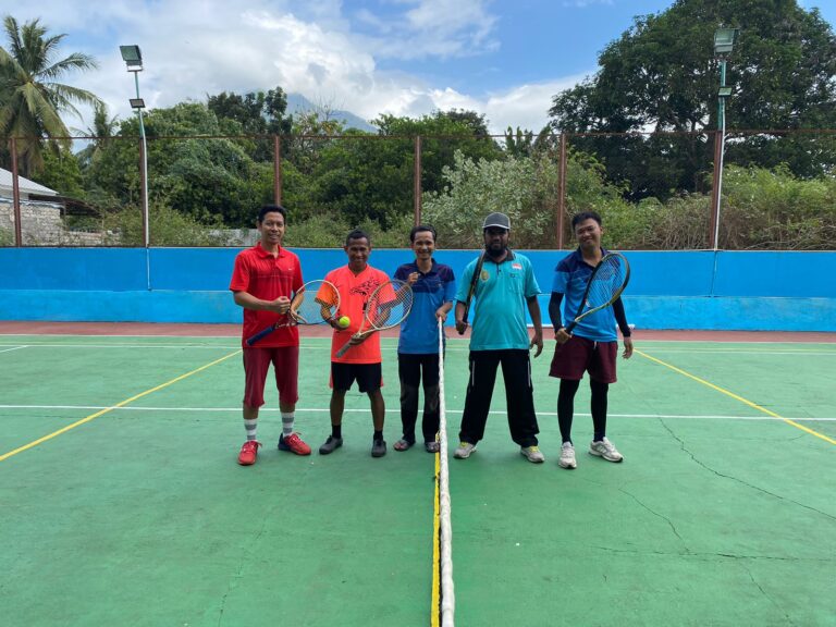Read more about the article PERTANDINGAN TENIS WARGA PENGADILAN AGAMA LARANTUKA DALAM RANGKA MEMERIAHKAN HUT RI DAN HUT MA RI KE 78