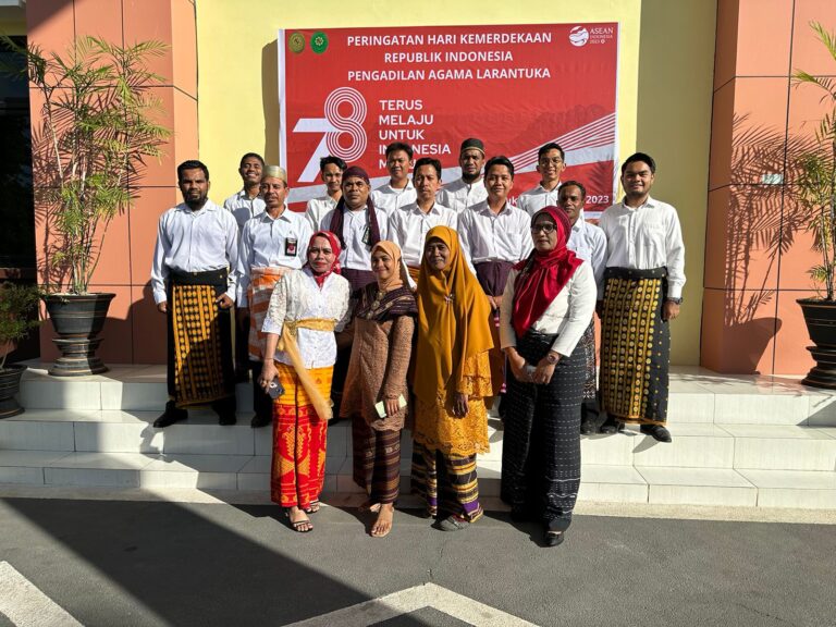 Read more about the article UPACARA BENDERA DALAM RANGKA MEMPERINGATI HUT KEMERDEKAAN REPUBLIK INDONESIA KE-78 TAHUN