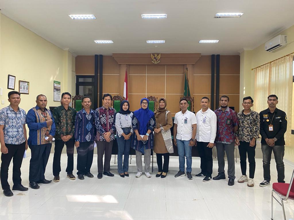 You are currently viewing PENGADILAN AGAMA LARANTUKA MENERIMA KUNJUNGAN DARI BANK MANDIRI CABANG LARANTUKA