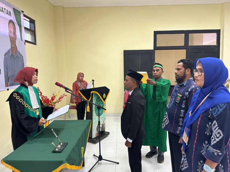 Read more about the article PELANTIKAN JURUSITA PADA PENGADILAN AGAMA LARANTUKA KELAS II