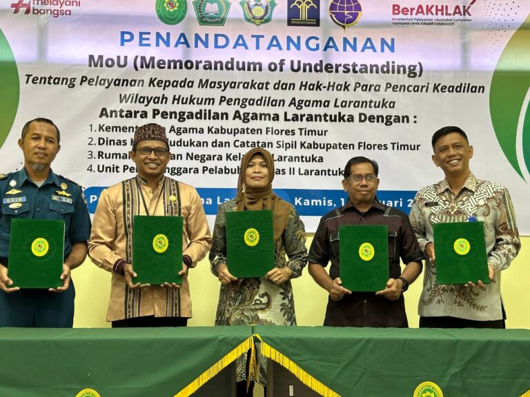 Read more about the article PENANDATANGANAN MoU (MEMORANDUM of UNDERSTANDING) TENTANG PELAYANAN KEPADA MASYARAKAT DAN HAK-HAK PARA PENCARI KEADILAN WILAYAH HUKUM PENGADILAN AGAMA LARANTUKA