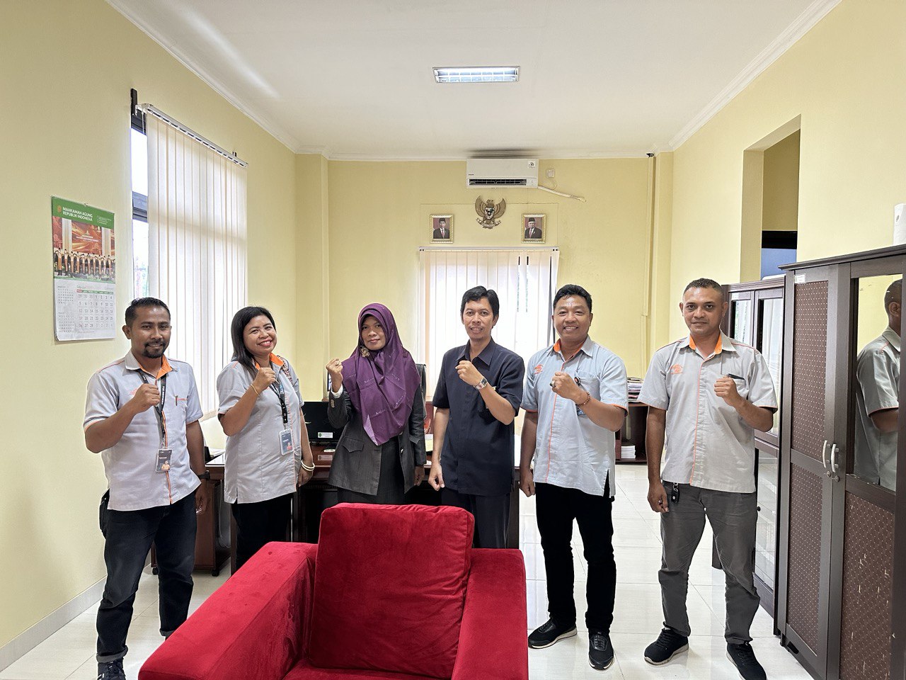 You are currently viewing KUNJUNGAN SILATURAHMI KEPALA CABANG PT POS MAUMERE KE PENGADILAN AGAMA LARANTUKA 