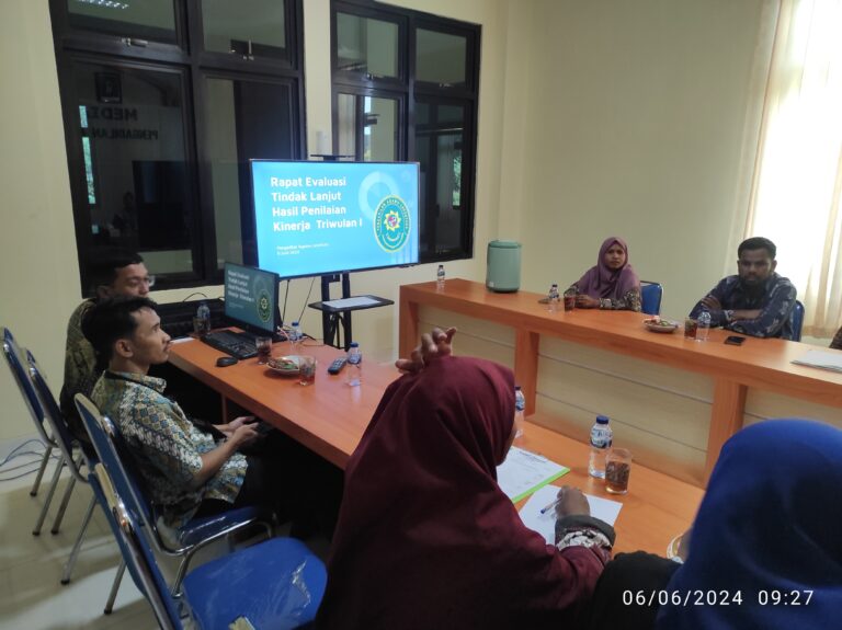 Read more about the article RAPAT EVALUASI PENILAIAN KINERJA TRIWULAN I 2024 PENGADILAN AGAMA LARANTUKA