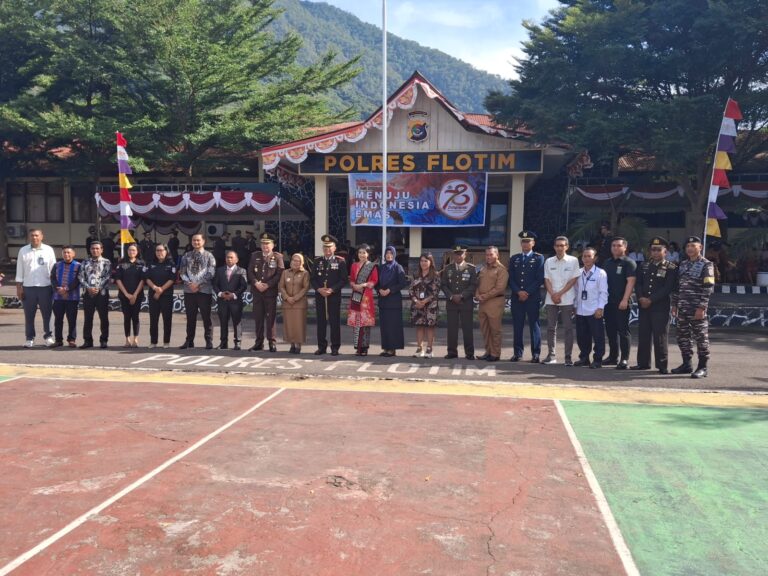 Read more about the article KETUA PENGADILAN AGAMA LARANTUKA HADIRI UPACARA HARI BHAYANGKARA KE-78 DI POLRES FLORES TIMUR