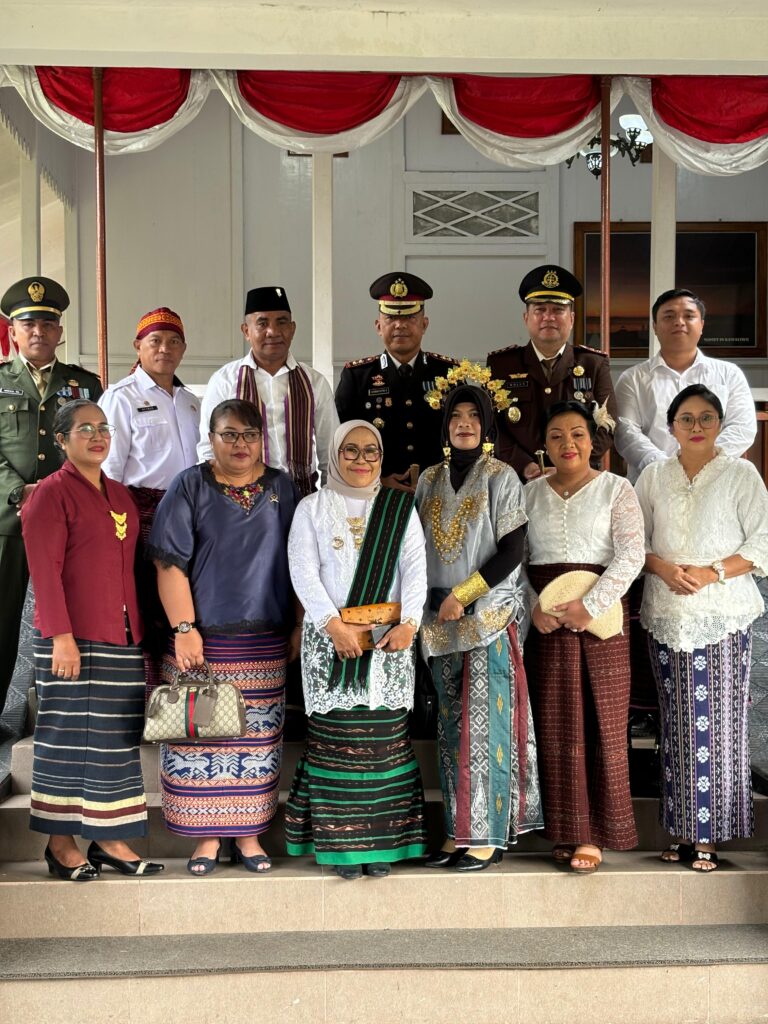 Read more about the article Ketua Pengadilan Agama Larantuka Hadiri Upacara HUT RI ke-79 di Lapangan Ile Mandiri Flores Timur