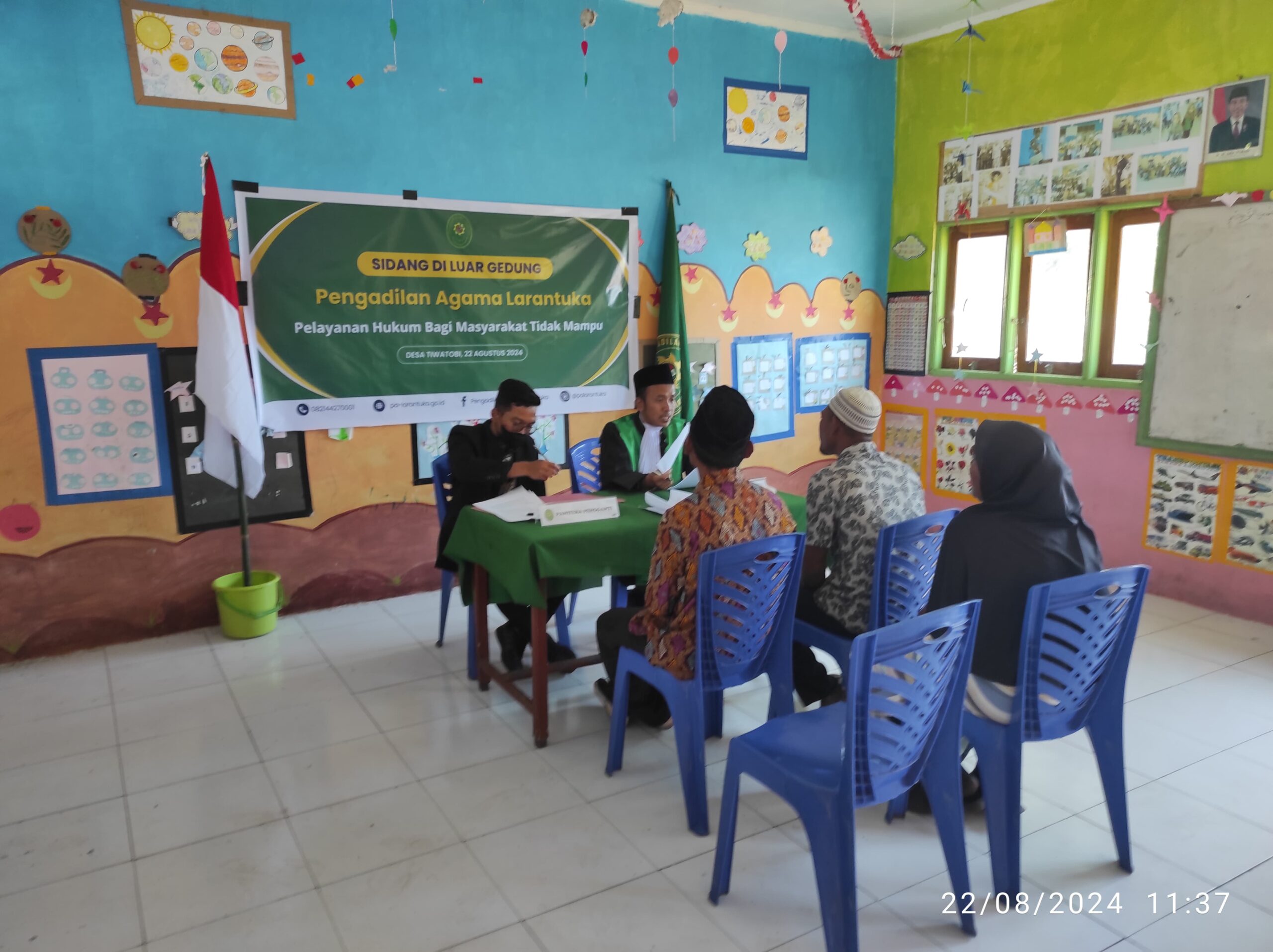 You are currently viewing SIDANG DI LUAR GEDUNG KE-5 PENGADILAN AGAMA LARANTUKA TAHUN 2024 DI DESA TIWATOBI