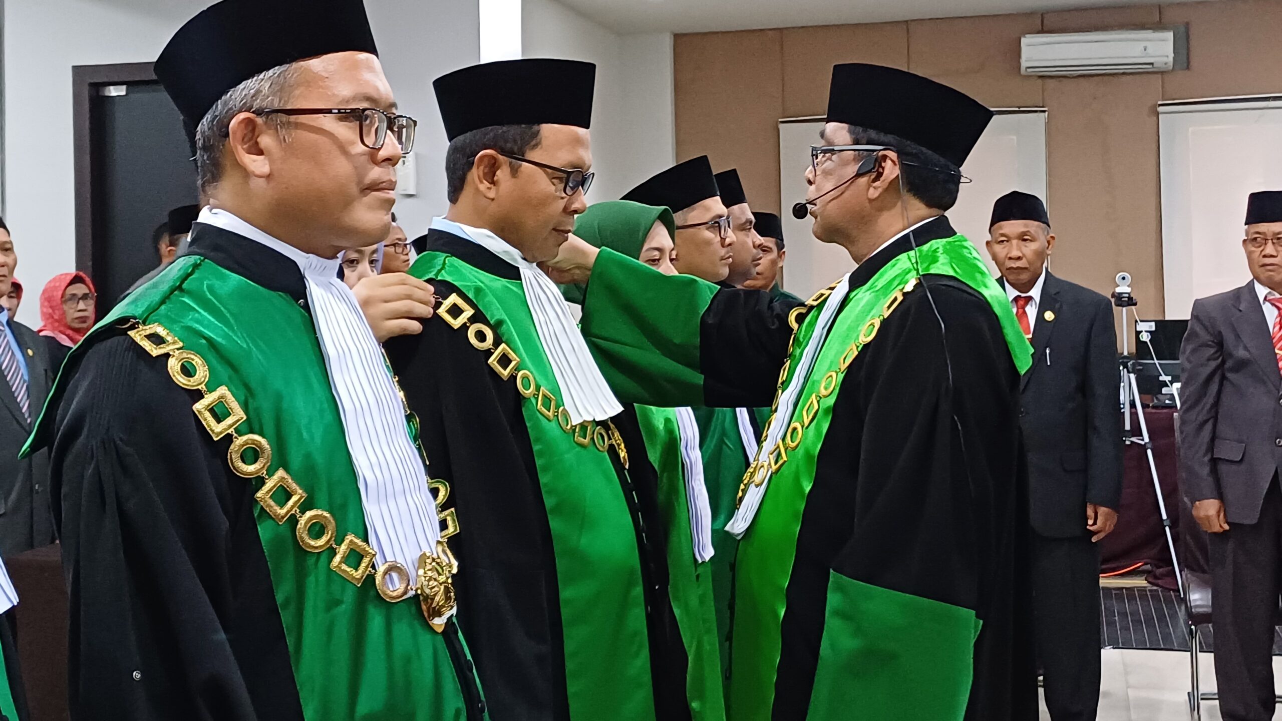 You are currently viewing Pelantikan dan Pengambilan Sumpah Jabatan Ketua Pengadilan Agama Larantuka
