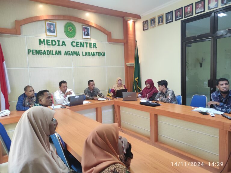 Read more about the article Wujudkan Pengadilan Agama Larantuka Yang Agung :  Laksanakan Rapat Sosialisasi Visi dan Misi Mahkamah Agung RI