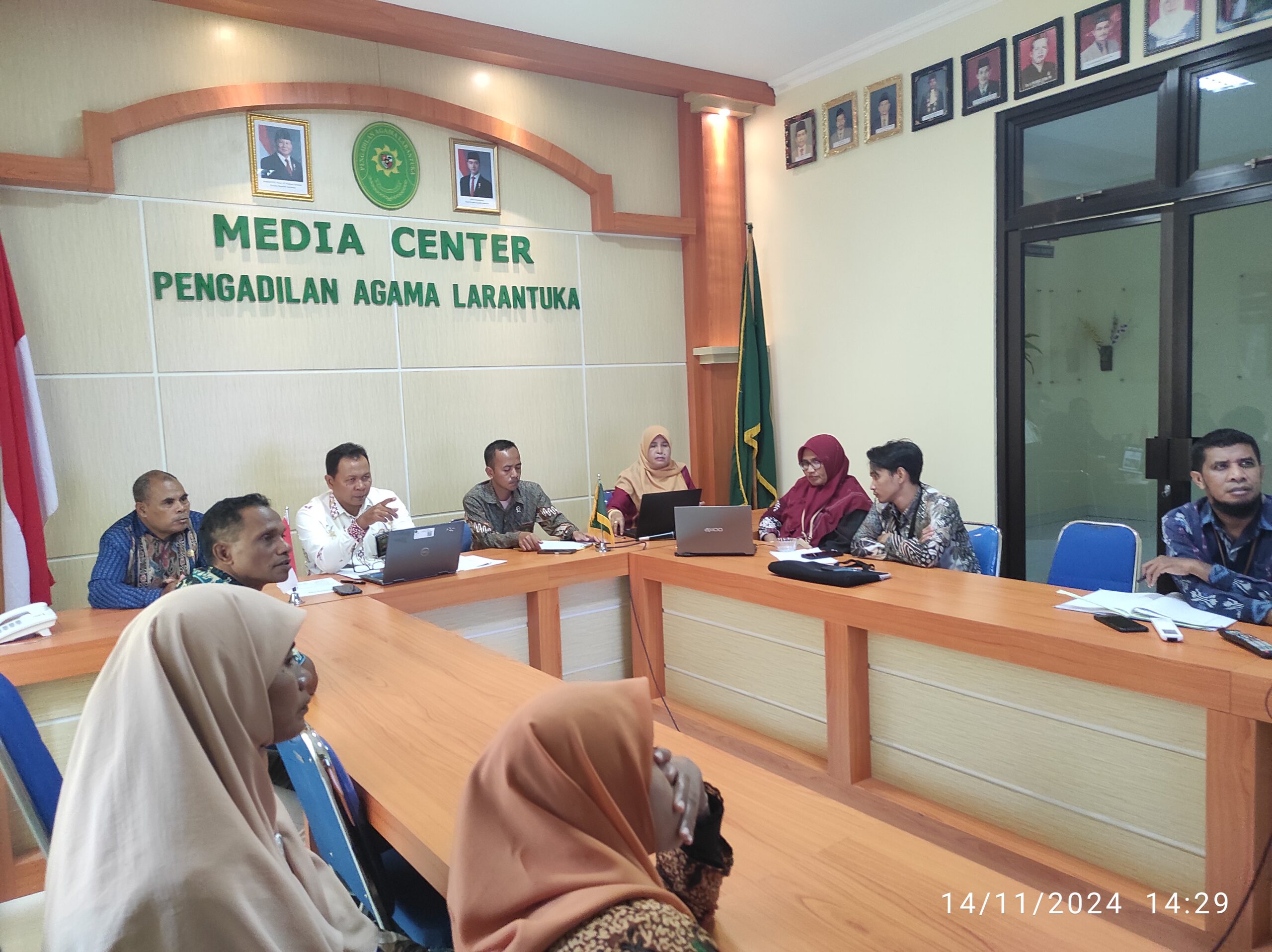 You are currently viewing Wujudkan Pengadilan Agama Larantuka Yang Agung :  Laksanakan Rapat Sosialisasi Visi dan Misi Mahkamah Agung RI
