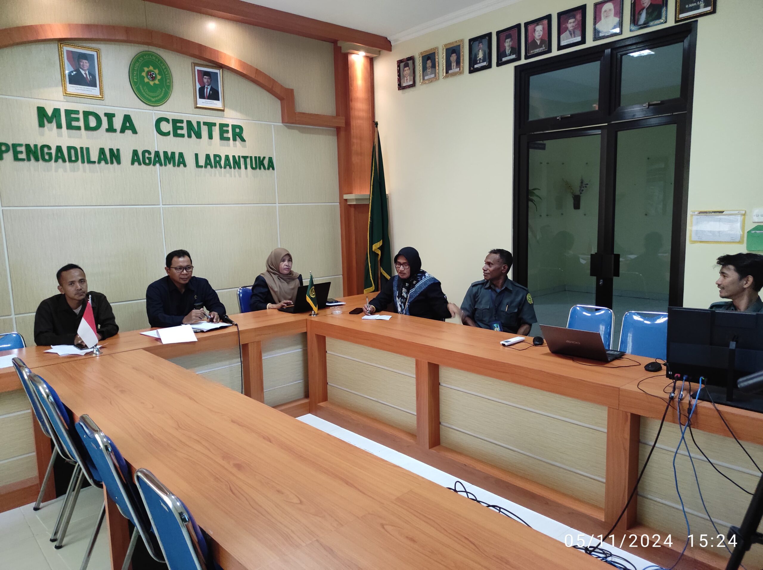 You are currently viewing Rapat Monitoring dan Evaluasi Kepaniteraan Pengadilan Agama Larantuka Bahas Progress Kinerja