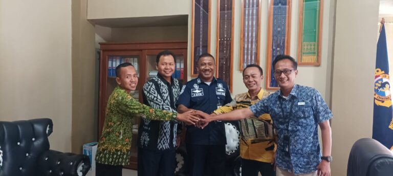 Read more about the article Pengadilan Agama Larantuka Adakan Silaturahmi dengan Kepala UPP Larantuka dan Kepala PELNI Cabang Flores Timur