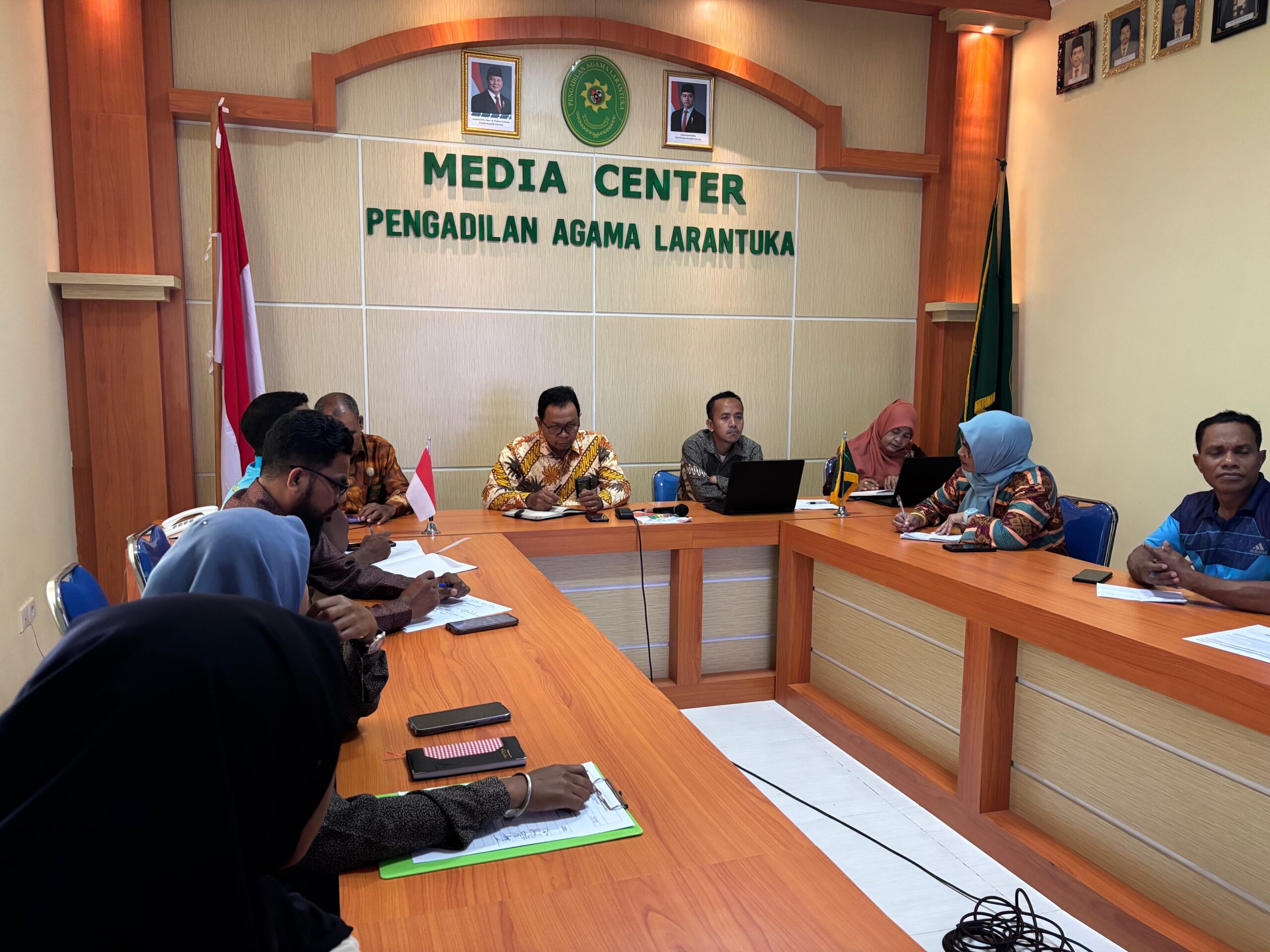 You are currently viewing Pengadilan Agama Larantuka Gelar Rapat Strategis Bahas Langkah Akhir Tahun 2024