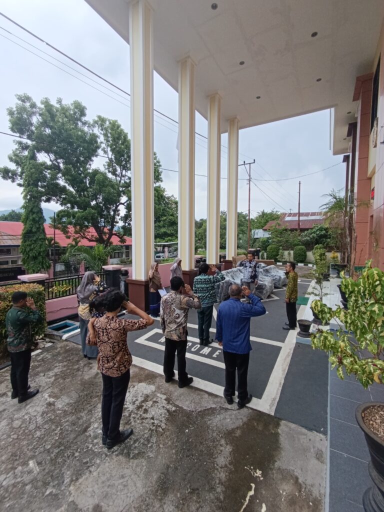 Read more about the article Apel Sore Pengadilan Agama Larantuka: Meningkatkan Kedisiplinan dan Kebersamaan