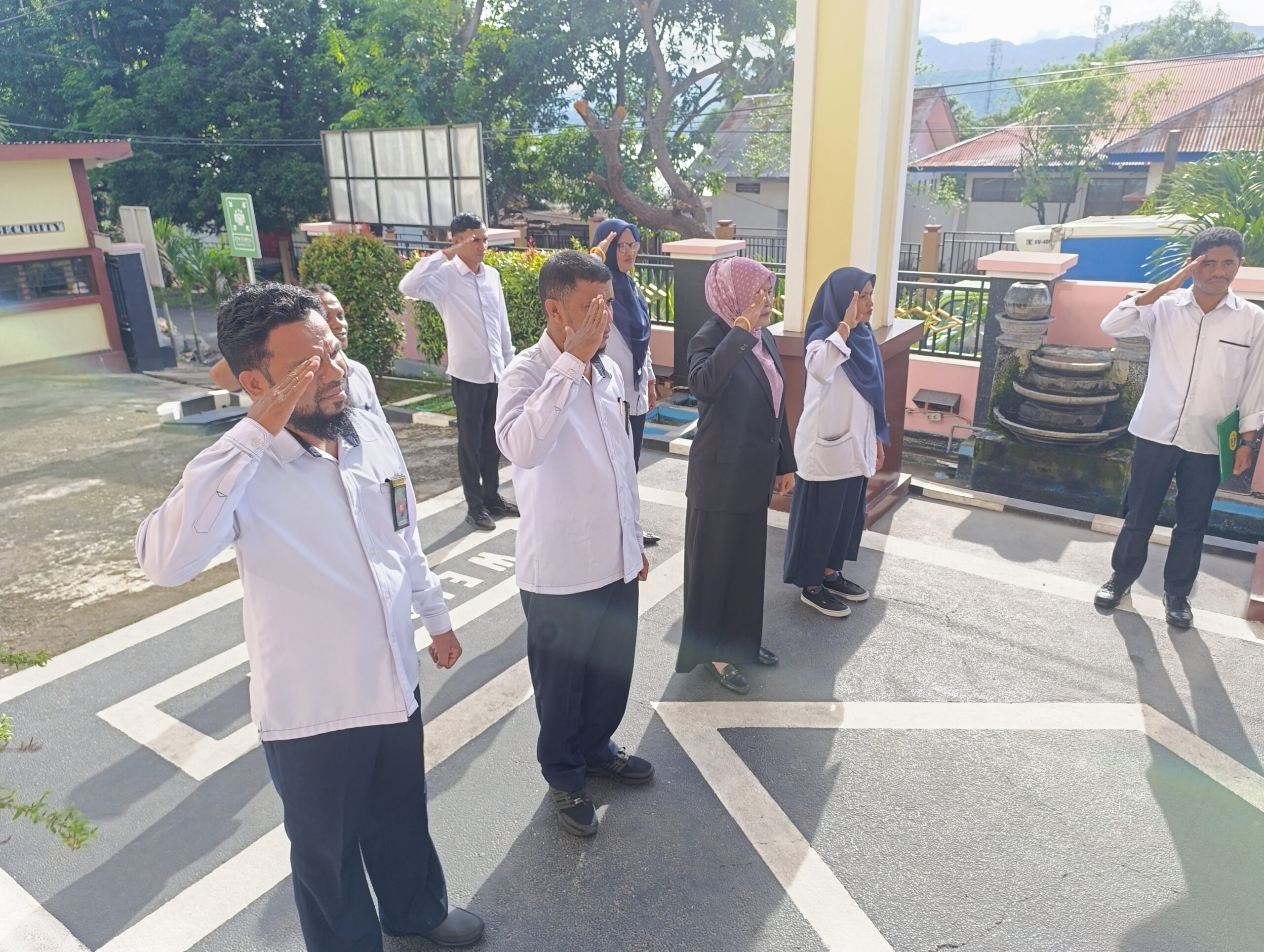 You are currently viewing Semangat Baru di Awal Pekan: Apel Pagi Pengadilan Agama Larantuka