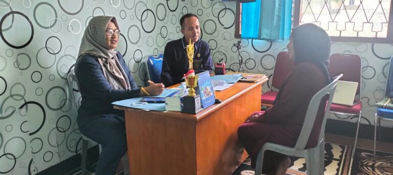 Read more about the article Pengadilan Agama Larantuka Lakukan Survei Sidang di Luar Gedung di Kecamatan Adonara Timur