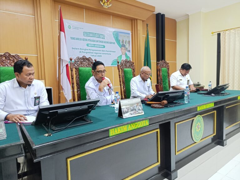 Read more about the article Pengadilan Agama Larantuka Sambut Hangat Kunjungan Yang Mulia Ketua Pengadilan Tinggi Agama Kupang dalam Rangka Pengawasan dan Pembinaan