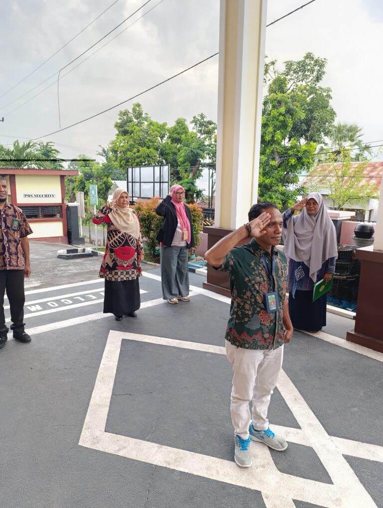 Read more about the article Apel Sore Penutup Pekan: Penguatan Semangat dan Tanggung Jawab di Pengadilan Agama Larantuka