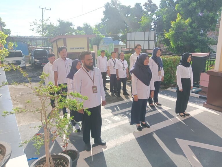 Read more about the article Awali Pekan dengan Semangat, Disiplin, dan Dedikasi: Apel Senin Pagi Pengadilan Agama Larantuka Tekankan Pentingnya Penyelesaian SKP/PKP dan Persiapan Pelantikan Calon Hakim