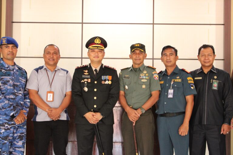 Read more about the article Wujud Sinergi: Ketua Pengadilan Agama Larantuka Hadiri Peringatan Hari Bhayangkara di Polres Flotim