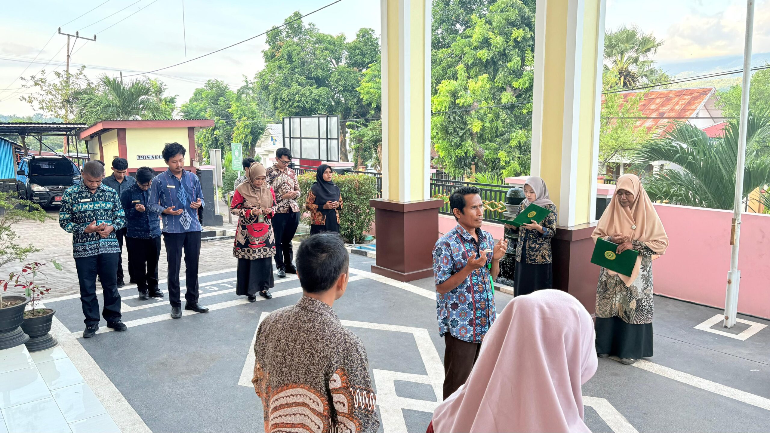 You are currently viewing Tekankan Tertib Prosedur, PA Larantuka Gelar Apel Sore Awal Bulan