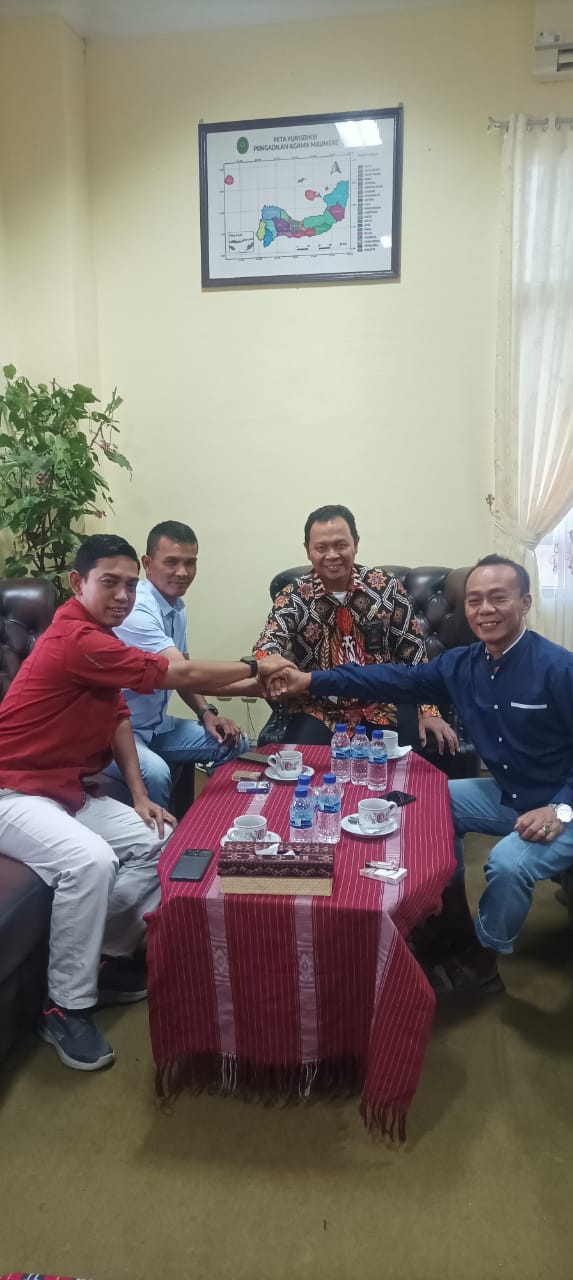 Read more about the article Inovasi Tanpa Batas: Pengadilan Agama Larantuka Mengadopsi Penyeberangan Kapal Gratis untuk Meningkatkan Pelayanan Publik
