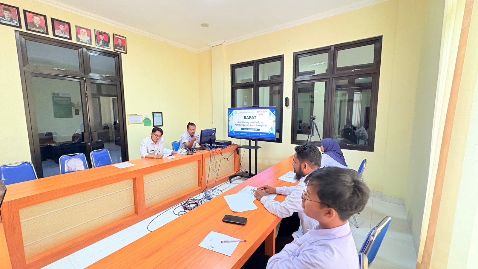 You are currently viewing PA Larantuka Gelar Rapat Monev Zona Integritas: Perkuat Komitmen Menuju WBK/WBBM