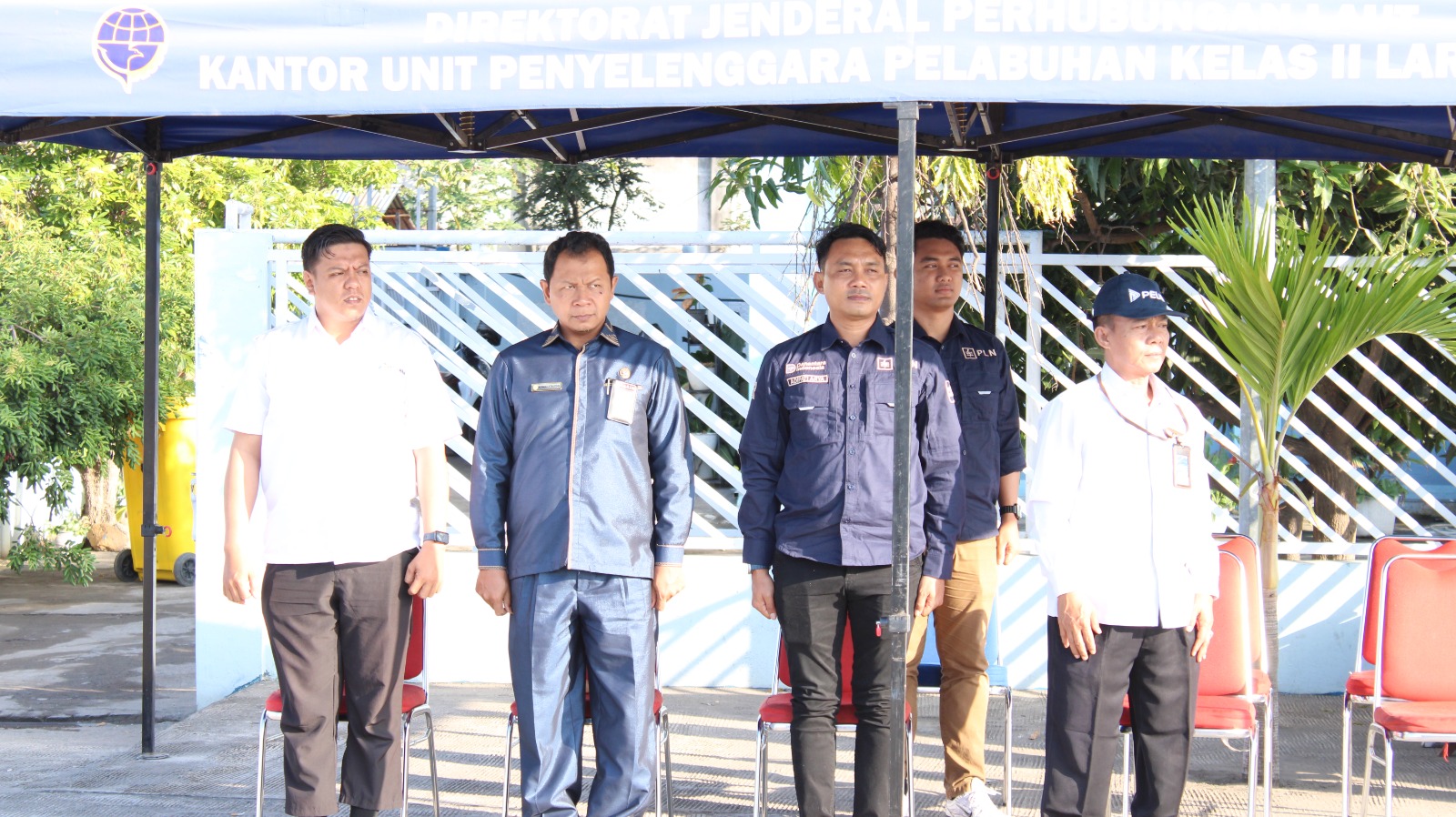 You are currently viewing Memperkuat Sinergi Lintas Sektor, Ketua PA Larantuka Hadiri Upacara Hari Perhubungan Nasional di Pelabuhan Larantuka
