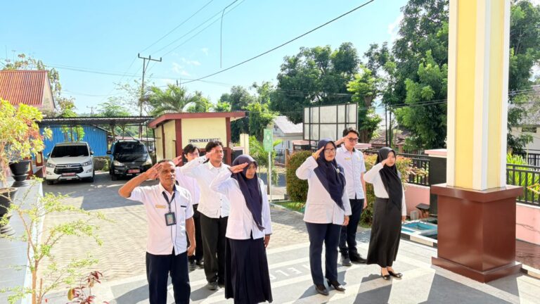 Read more about the article Apel Senin Pagi PA Larantuka: Perkuat Kerja Sama Demi Pelayanan Publik yang Lebih Baik
