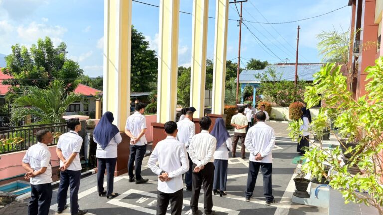 Read more about the article Apel Senin Pagi PA Larantuka: Bekerja dengan Senang, Wujudkan Pelayanan dari Hati