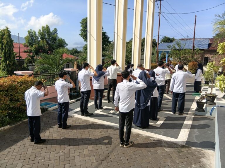 Read more about the article Apel Pagi: Teliti Bekerja, Cerminan Integritas ASN PA Larantuka