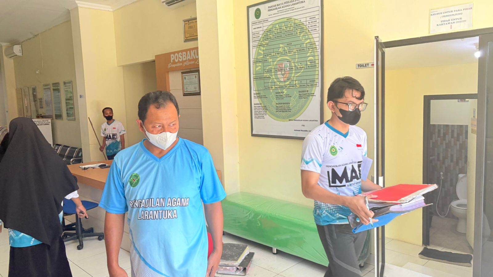 You are currently viewing Kerja Bakti Bersama: Wujud Nyata Kepedulian dan Kebersamaan ASN PA Larantuka