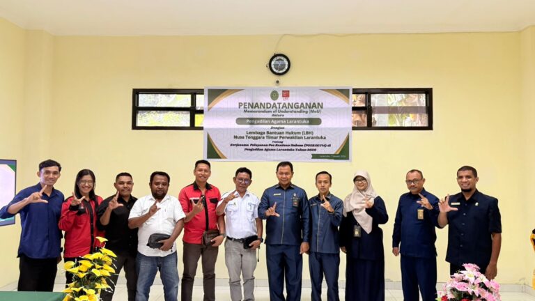 Read more about the article PA Larantuka dan LBH NTT Tandatangani MoU Kerja Sama Posbakum Demi Perluas Akses Bantuan Hukum