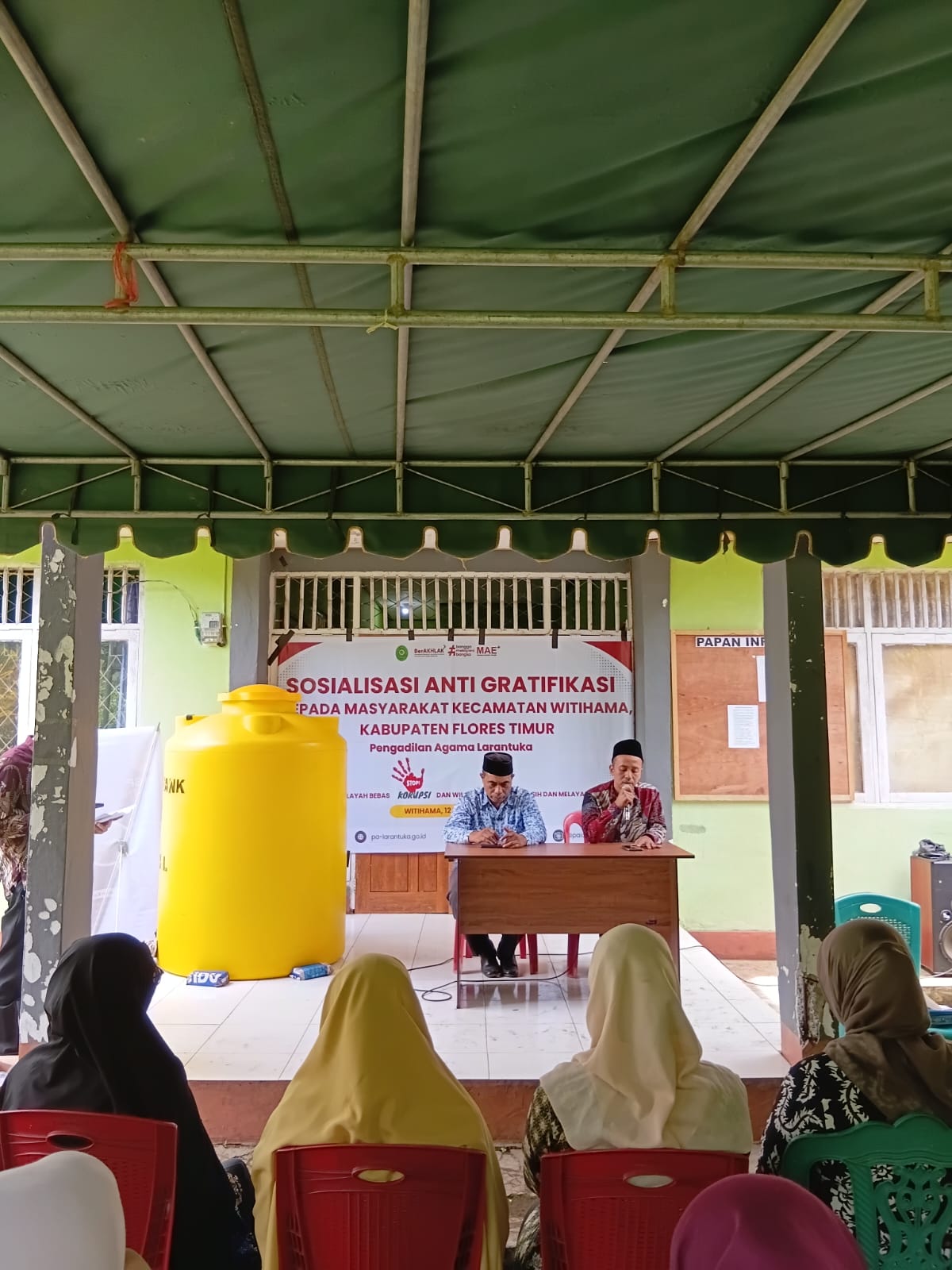 You are currently viewing PA Larantuka Sosialisasikan Anti Gratifikasi di Desa Wawuring