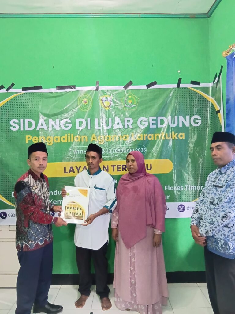 Read more about the article PA Larantuka Gelar Sidang Keliling di Desa Wawuring, Permudah Akses Keadilan