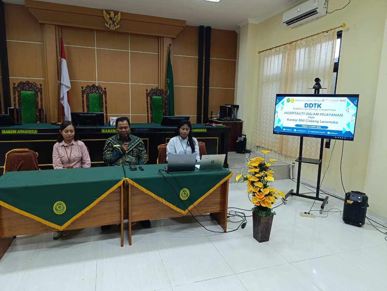 You are currently viewing PA Larantuka Gelar DDTK Hospitality Pelayanan Bersama BNI Cabang Larantuka