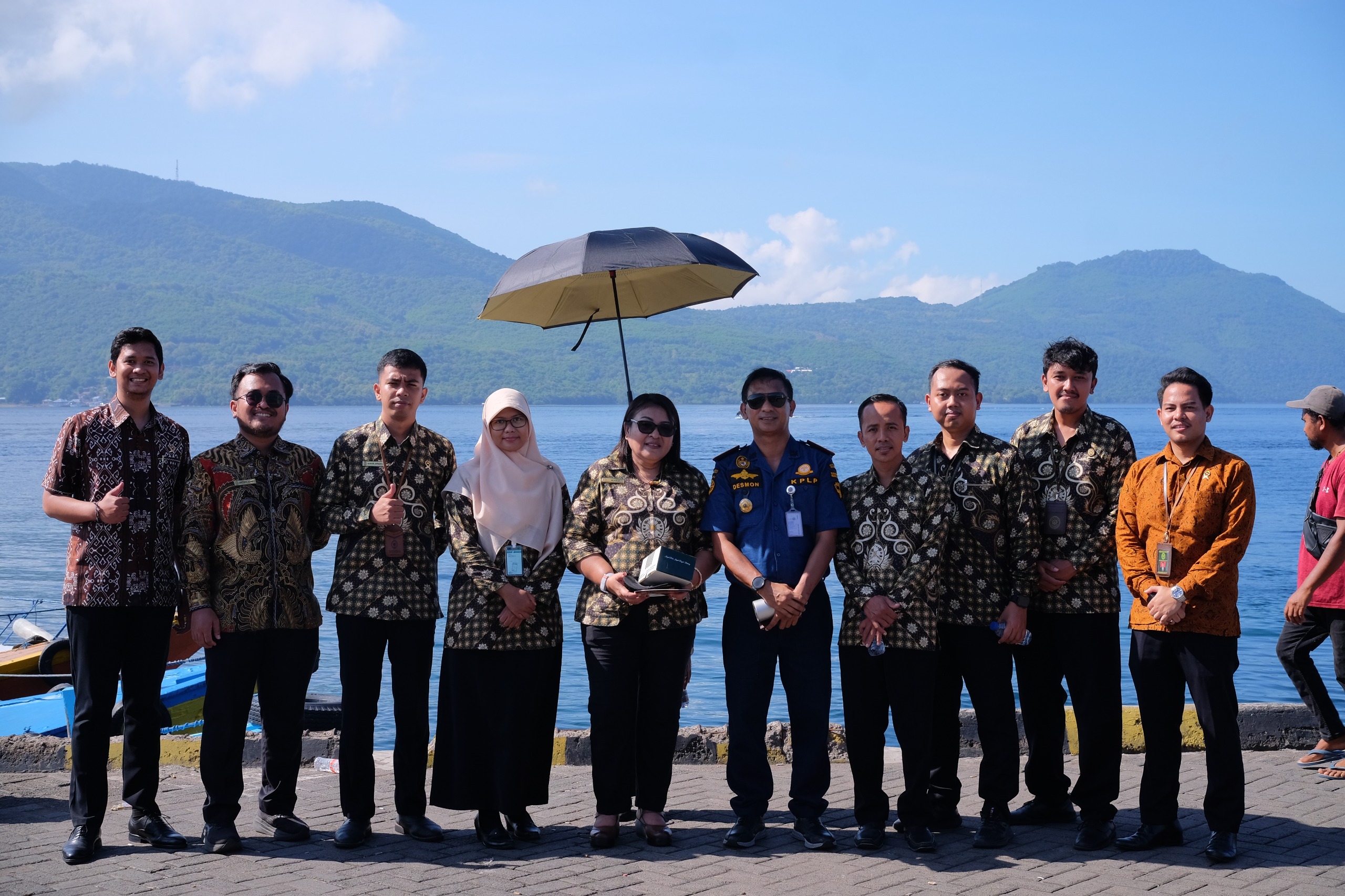 You are currently viewing Tabur Bunga di Laut, Hakim PA dan PN Larantuka Kenang Pengabdian Hakim