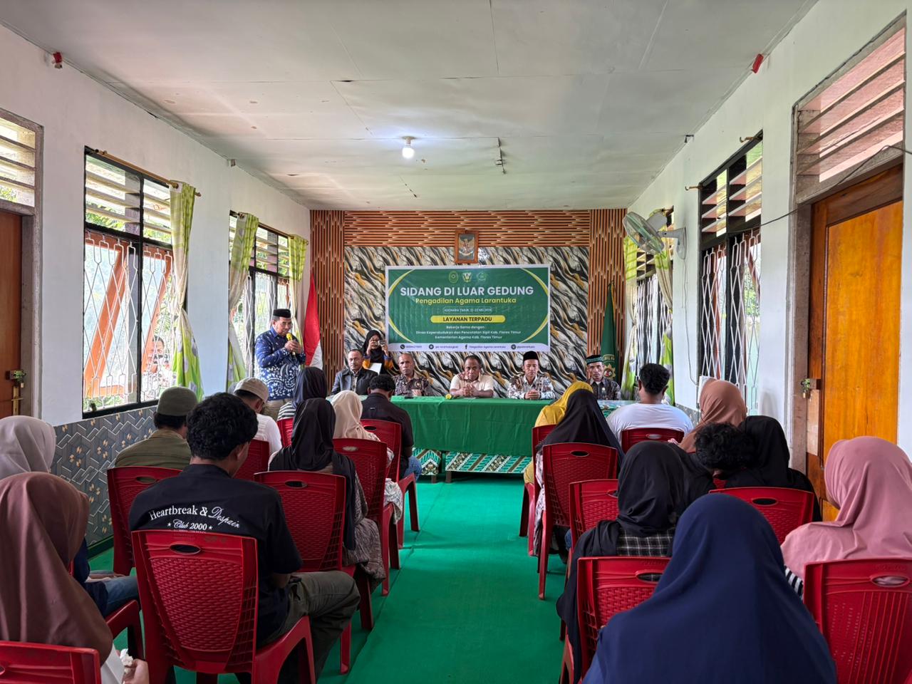 You are currently viewing PA Larantuka Gelar Sidang Keliling di Kelurahan Waiwerang Kota, Hadirkan Akses Keadilan hingga Pelosok Adonara Timur