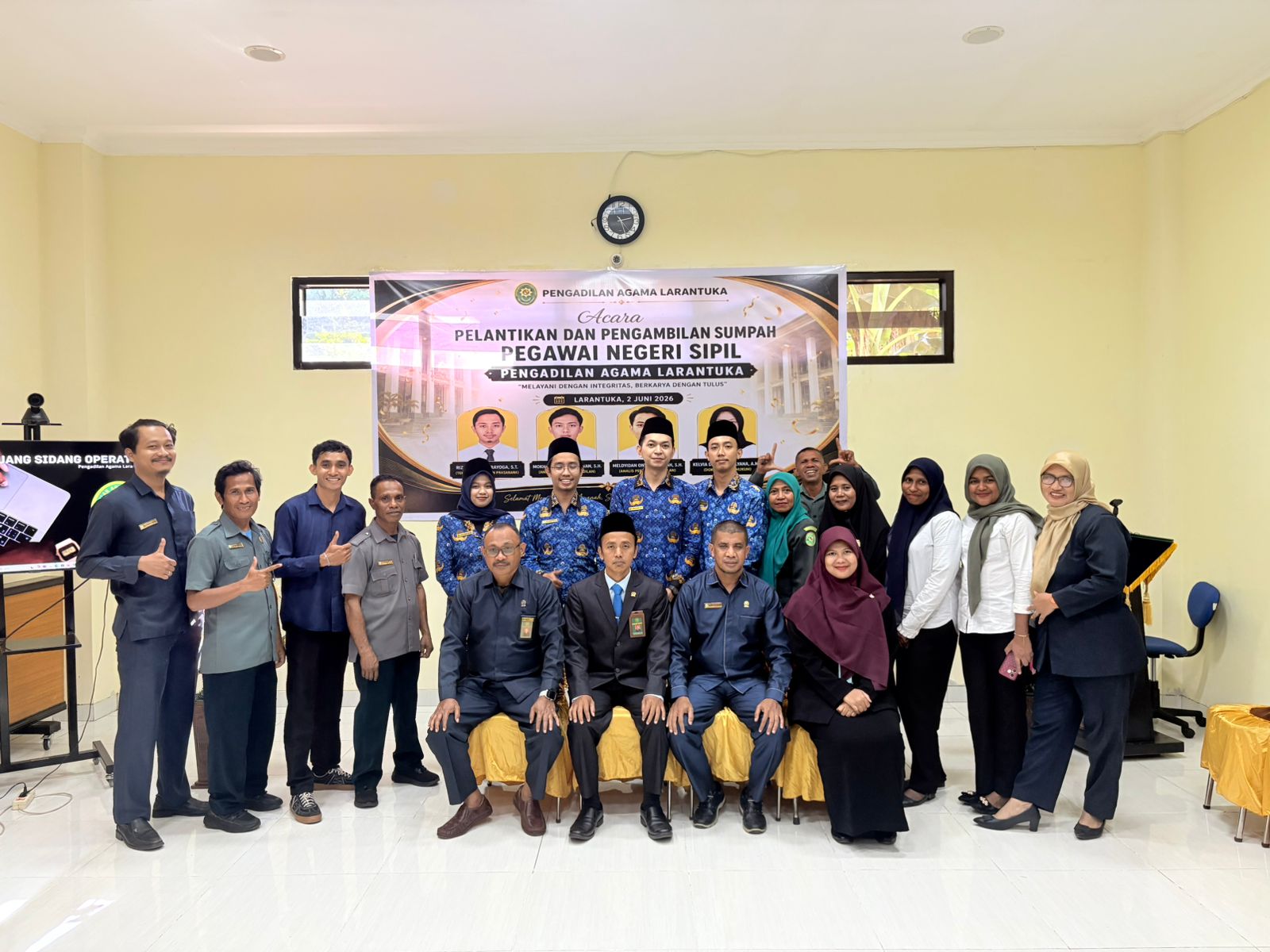 You are currently viewing Empat Pegawai Resmi Dilantik dan Diambil Sumpah sebagai PNS di Pengadilan Agama Larantuka