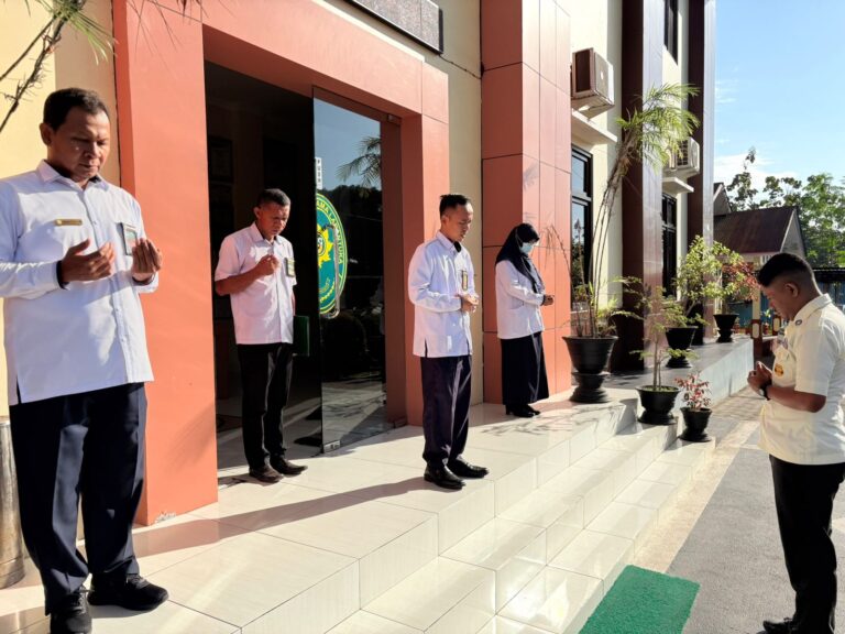 Read more about the article Wakil Ketua PA Larantuka Ingatkan Pentingnya Bijak Bermedia Sosial dalam Apel Pagi