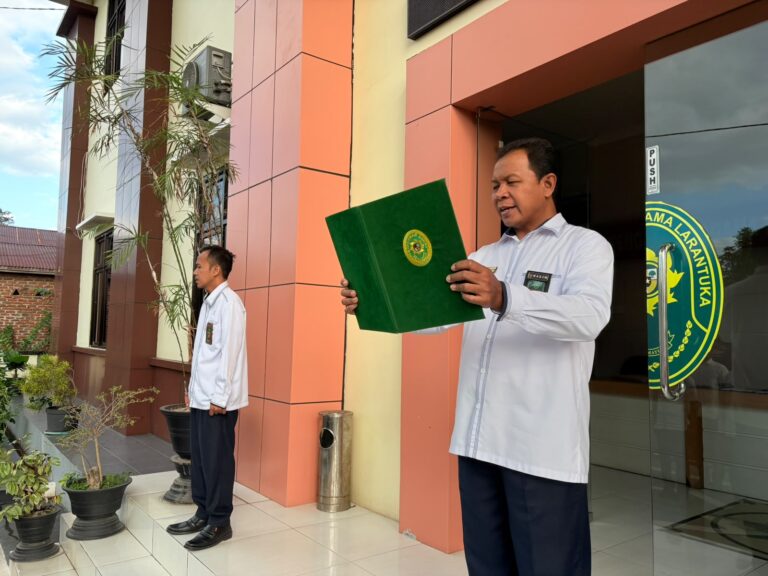 Read more about the article Ketua PA Larantuka Tekankan Ketelitian dalam Pelayanan pada Apel Pagi