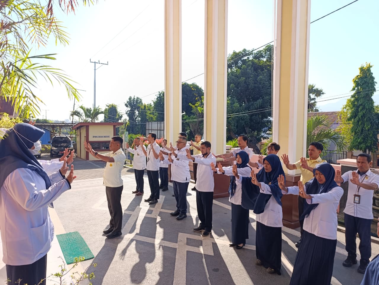 You are currently viewing Ketua PA Larantuka Tekankan Kesiapan Laporan Bulanan dan Penguatan Keamanan Persidangan dalam Apel Pagi