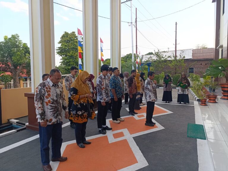 Read more about the article PA Larantuka Tekankan Disiplin dan Semangat Bekerja dengan Aplikasi