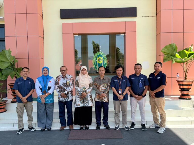 Read more about the article Sinergi Tingkatkan Kualitas Layanan, PA Larantuka Bersama Kantor Pos Gelar Monev Pengiriman Surat Tercatat